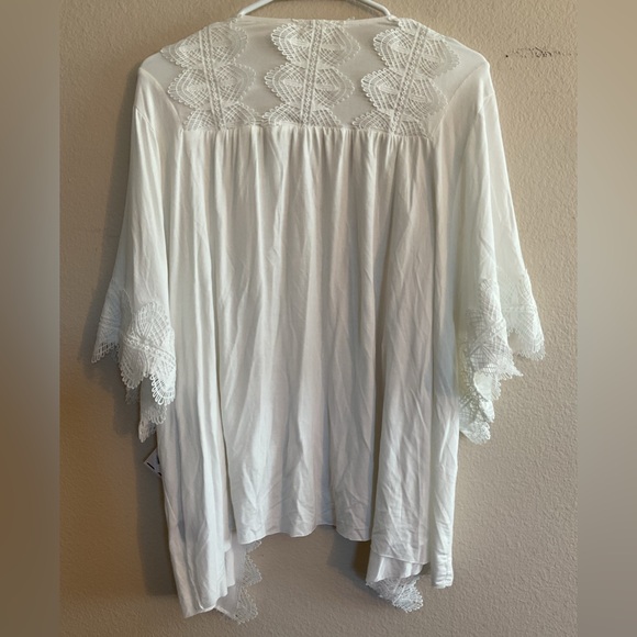 POL New with Tags‎ White Short Embroidered Trim Kimono Cardigan size Small - Picture 2 of 2